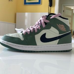 Dutch Green Jordan 1 Mids